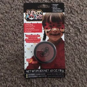Lady bug face paint pod smells like bananas